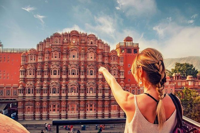 1-Day Trip to Jaipur from Mumbai with Both side Commercial Flights - City Palace and Jantar Mantar: Royal buildings plus 18th-century math