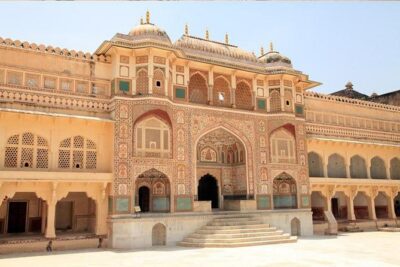 1-Day Trip to Jaipur from Mumbai with Both side Commercial Flights - Hawa Mahal: A quick photo stop with a real date behind it