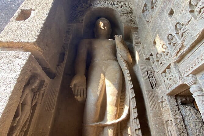 2 Days Mumbai City tour with Elephanta Caves - How the guide changes the whole experience