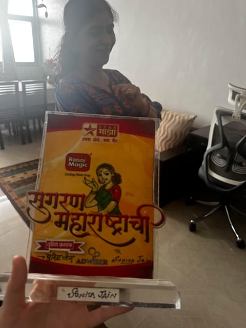 Authentic Mumbai: Home-Cooked Meal with a Local Host - The story side: how the conversation connects you to Mumbai
