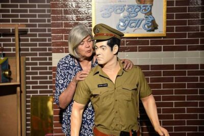Bollywood Studio Tour: Get an Exclusive Behind-the-Scenes - Behind the scenes at Bollywood sets: what you’ll see first