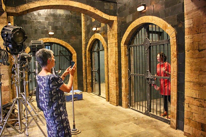 Bollywood Studio Tour in Mumbai - The 9-Hour Add-On: Juhu, Bandra, Regal Theater, and Dinner