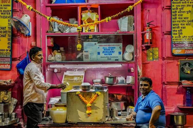 Bombay Express Mumbai Food Tour with 15+ Tastings - Zaveri Bazaar: the khau galli corridor and crispy street classics