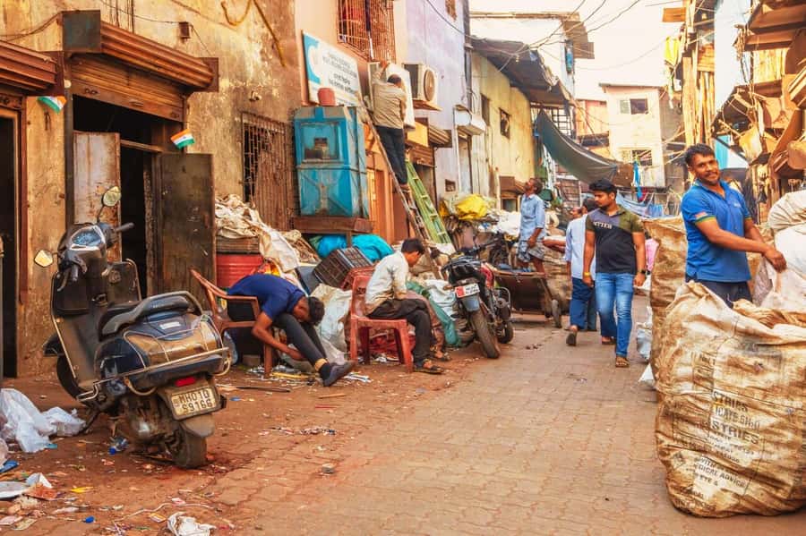 Dharavi: Daily Life inside Asia's Largest Slum walking tour - Key things you’ll notice on this walk