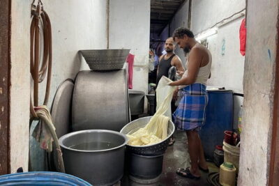 Dharavi Slum & Dhobi Ghat Mumbai: Private Guided Tour - Dharavi slum tour: Looking past stereotypes to the working industries