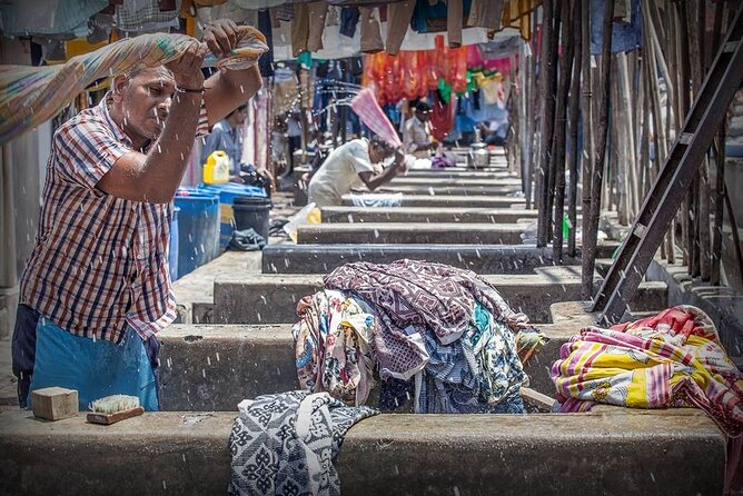 Dhobi Ghat Guided Tour A walk inside the biggest open air Laundry - The guide factor: why Rakesh’s calm explanations matter