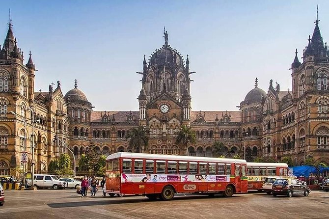 Explore Complete Mumbai City in 3 Days by Private Vehicle - Day 2: Dharavi, Bollywood Studio Time, and Bandra by the Sea