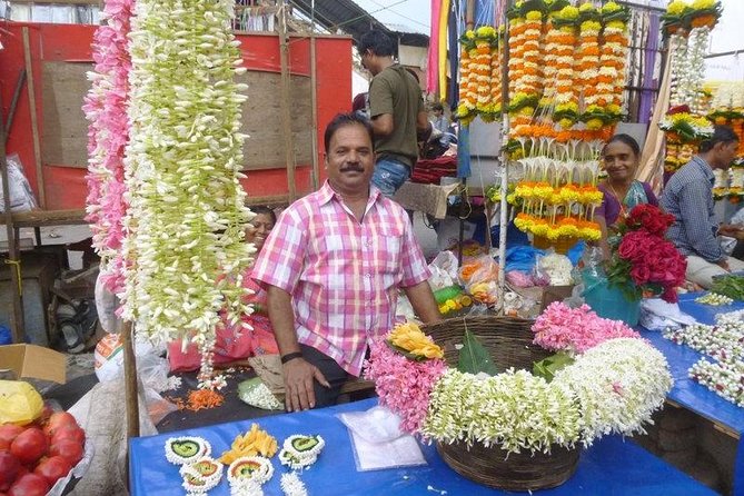 Explore the New colorful places in Mumbai Market Tour - South Mumbai Markets in 3 hours: how to get your bearings fast