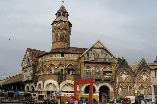 Explore the New colorful places in Mumbai Market Tour - Spice, jewelry, and flower lanes: what to notice beyond the labels