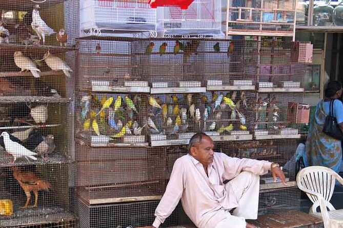 Explore the New colorful places in Mumbai Market Tour - Jama Masjid, Mumba Devi Temple, and Madhav Baugh: sacred spaces next to stalls