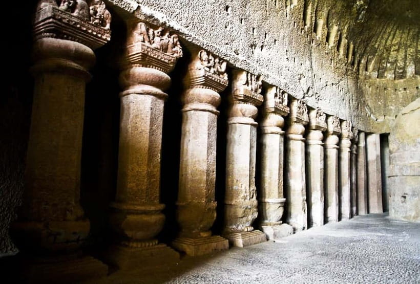 From Mumbai: Day Trip to Global Pagoda and Kanheri Caves - Guides and Service: The Difference Between a Trip and an Experience