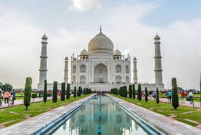 Full-Day Agra Tour with Taj Mahal From Mumbai By Air - Weather and dress code: the two things that can change your comfort