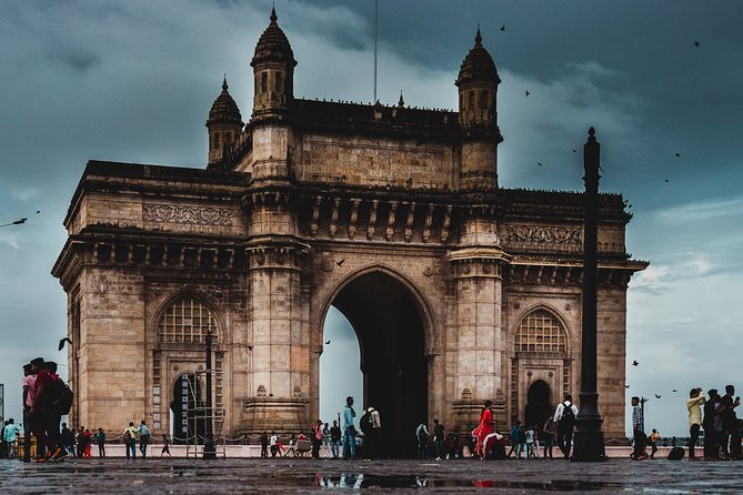 Guided Night Walking Tour in Mumbai - Explore the best nightlife with a local - Finding the meeting point near CST (and why it’s a smart start)