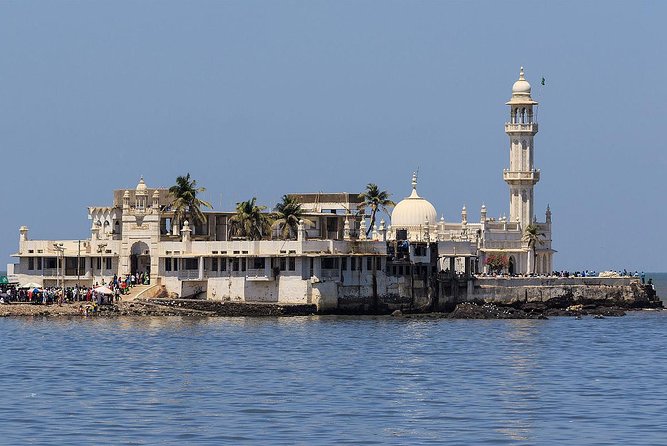 Hightlight Mumbai Tour - Chhatrapati Shivaji Terminus: UNESCO, Italian Gothic, and a fast win