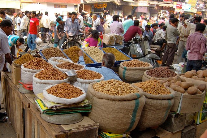 Magical Markets Tour in Mumbai with a local - What you get from a 2-hour Mumbai markets circuit