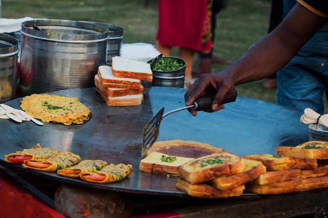 Magical Markets Tour in Mumbai with a local - Zaveri Bazaar and Kalbadevi streets: gold, antiques, and the flower alley