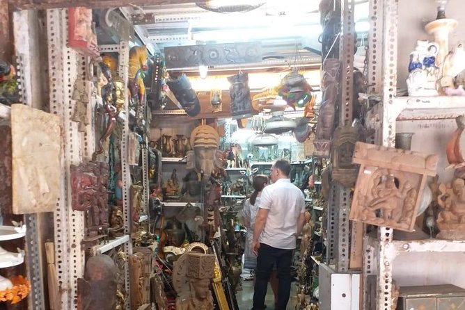 Morning Life of Mumbai's Dabbawalas and Dhobis Tour - Guide Quality and the Private-Group Promise