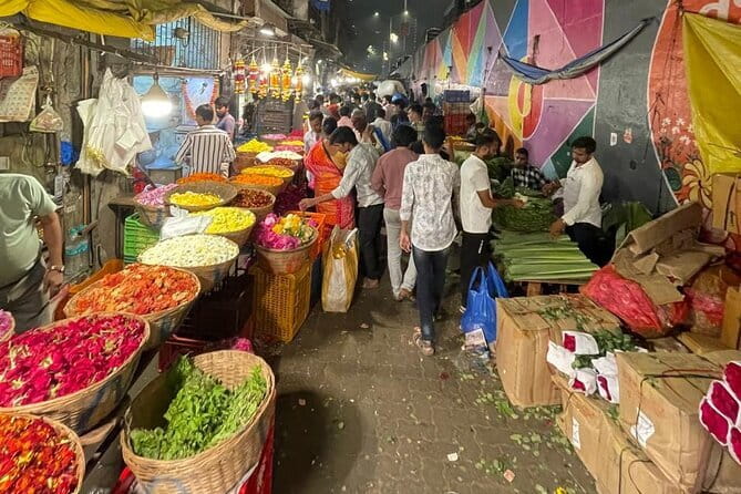 Mumbai Bazaar Walking Tour - Why This Mumbai Bazaar Walk Works: Markets, Worship, and Animal Care