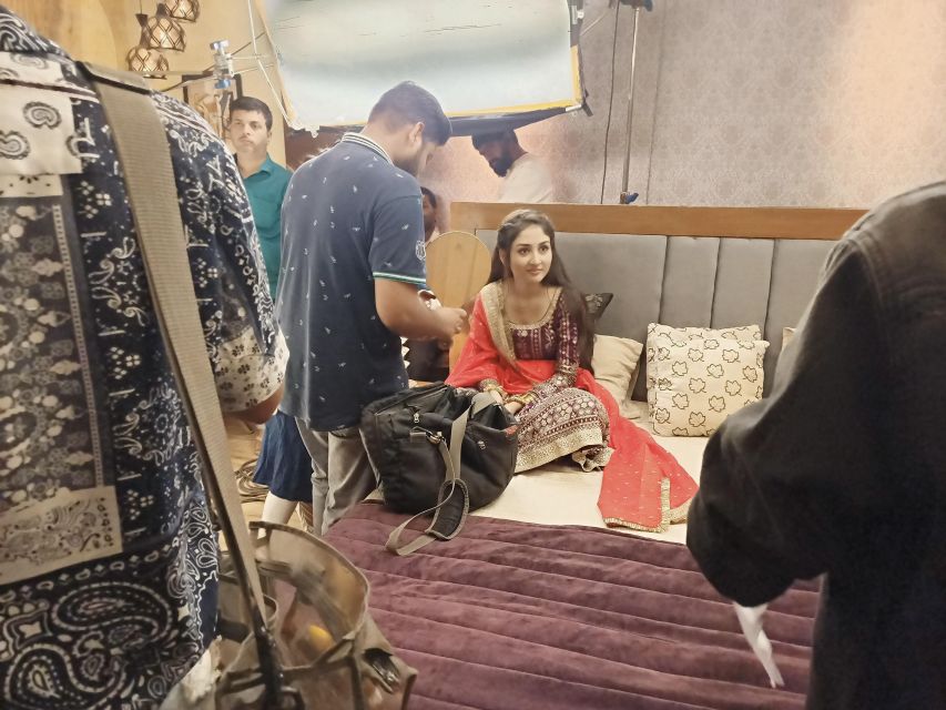 Mumbai: Bollywood Studio Guided Tour with Tickets - Singing Studio Time: Record Your Vocals in a Real Studio Setup