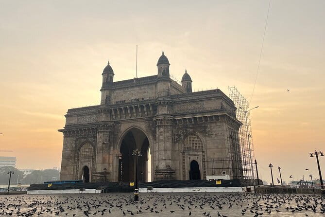 Mumbai By Dawn Morning Markets & The World’s Largest Laundry - Key highlights at a glance