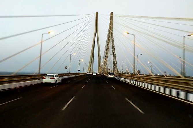 Mumbai City Tour in Public Transportation - South Mumbai vs North Mumbai: Picking Your Best Route