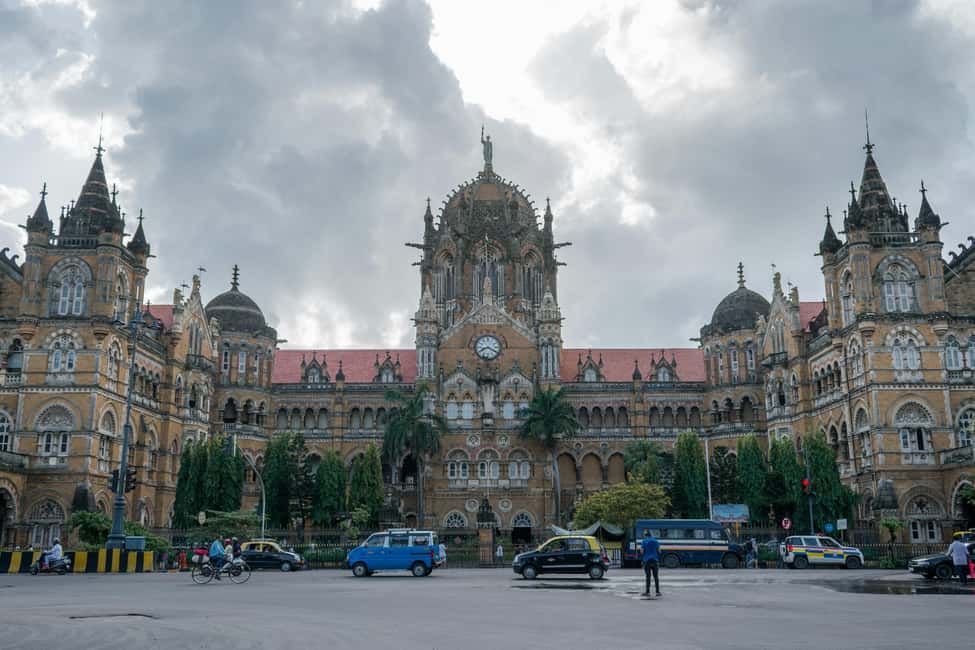 Mumbai City Tour with Option to Add Elephanta Caves - British-era power and prestige: University, Rajabai, High Court, and CST