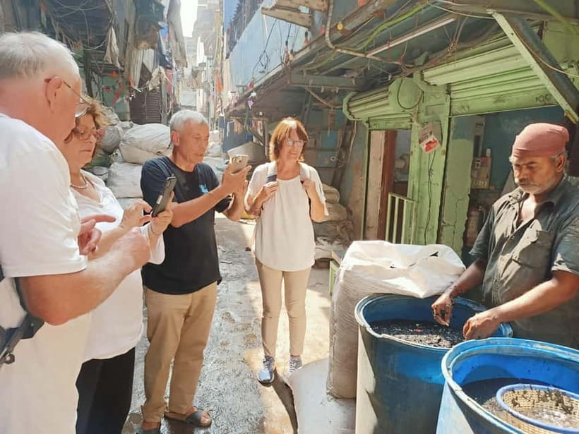 Mumbai: Dharavi Slum and Dhobi Ghat Tour with Train Ride - First Stop: Third Wave Coffee And The Local-Guide Setup