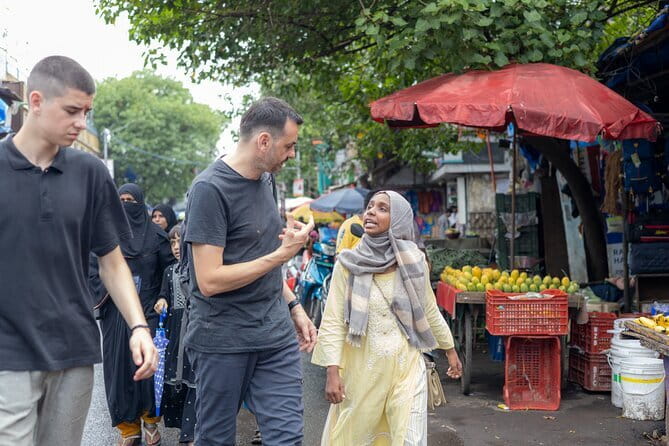Mumbai Dharavi Slum, Dhobi Ghat & Dabbawala Lunchbox Tour - Three systems that explain Mumbai in 3.5 hours