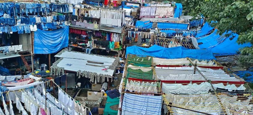 Mumbai: Dhobi Ghat Laundry and Dharavi Slum Tour with Local - Getting oriented: meeting point, trains, and time on the move