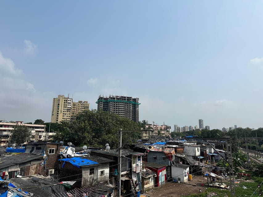 Mumbai: Discover India's Largest Slum -A Local's Perspective - Third Wave Coffee in Mahim: a simple start, then you’re “in it”