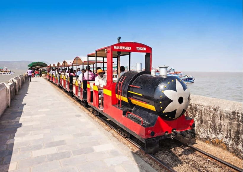 Mumbai: Elephanta Caves Private Tour with Ferry Ride - Gateway of India to Elephanta Island: the ferry view that sets the tone