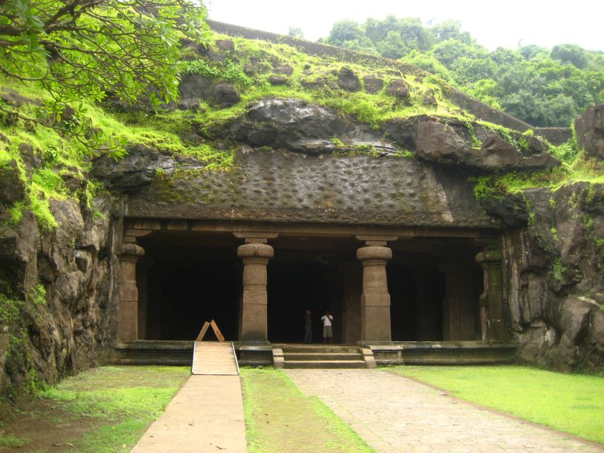 Mumbai: Elephanta Island and Elephanta Caves Guided Tour - Meeting at Taj Mahal Tower: how the day really starts
