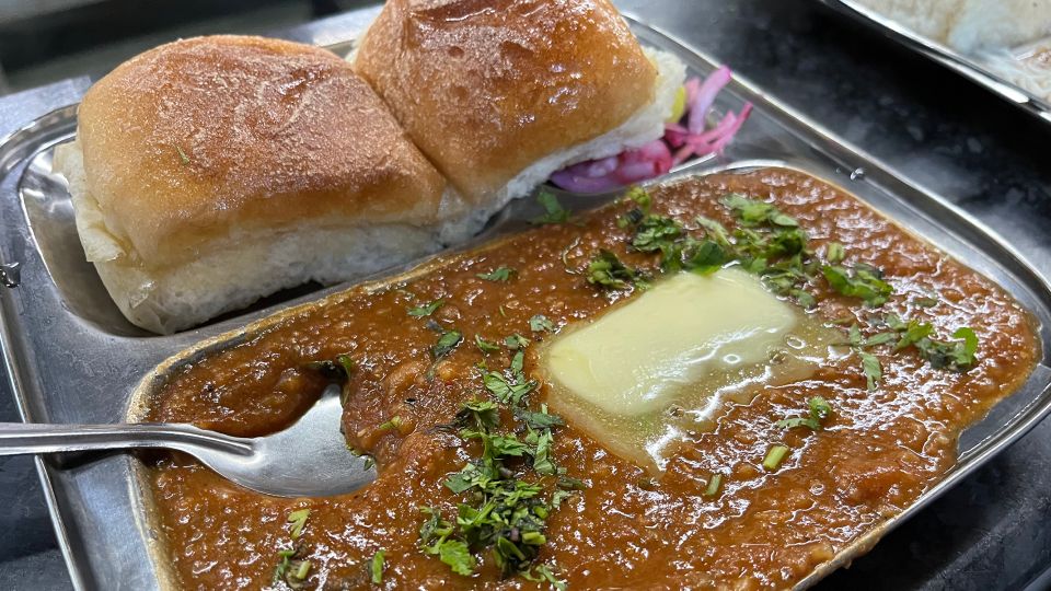 Mumbai: Evening Street Food Tasting & Cultural Market Tour - First Tastings and the Cab-to-Train Rhythm