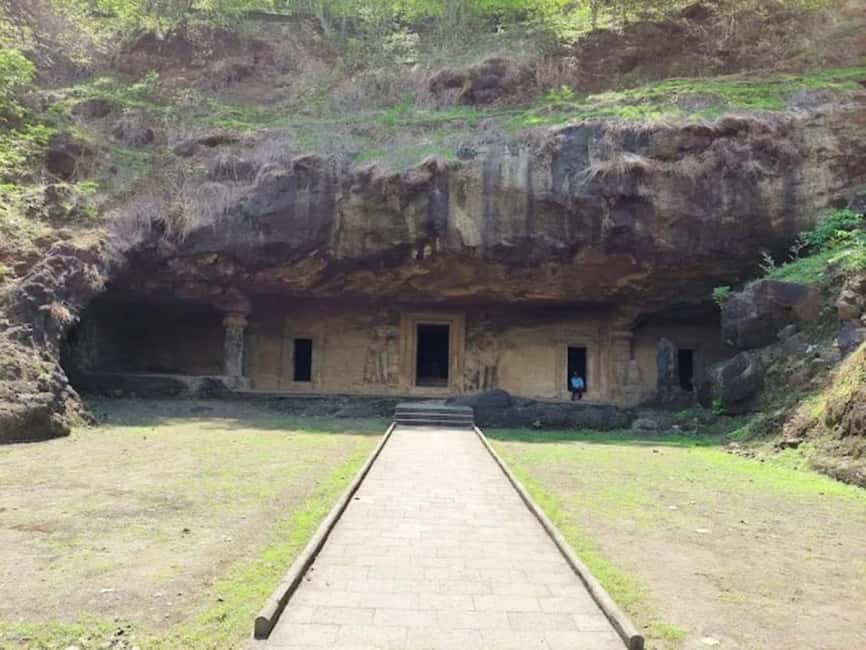 Mumbai: Full-Day Guided City Tour with Elephanta Caves - Chhatrapati Shivaji Terminus and University of Mumbai: Gothic and Indian style in use today