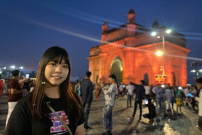 Mumbai Night Sightseeing Tour - Entering Gateway of India: Waterfront Icons and First-Photo Momentum