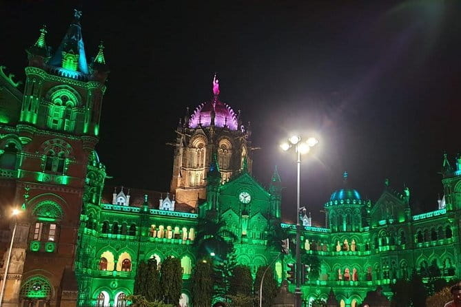 Mumbai Night Tour: Queen’s Necklace, Skyline & Heritage Lights - Bombay Stock Exchange and the High Court zone: why the mix feels right