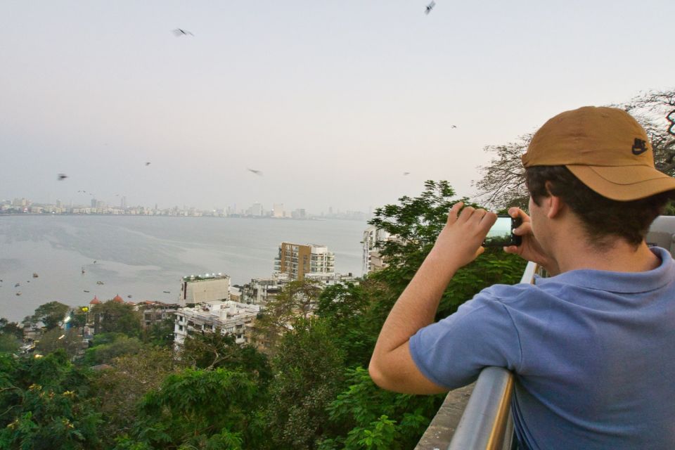 Mumbai: Private Bollywood Tour with Mumbai Sightseeing - A practical Bollywood tip: traffic changes the real day length