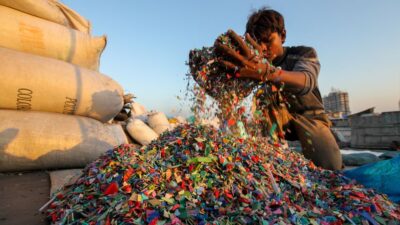 Mumbai: Private City sightseeing and Dharavi Slum Tour - Dharavi: Learning Through Narrow Alleys and Small Industries