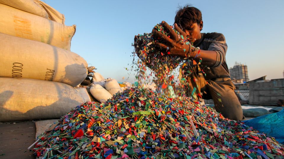 Mumbai: Private City sightseeing and Dharavi Slum Tour - Dharavi: Learning Through Narrow Alleys and Small Industries