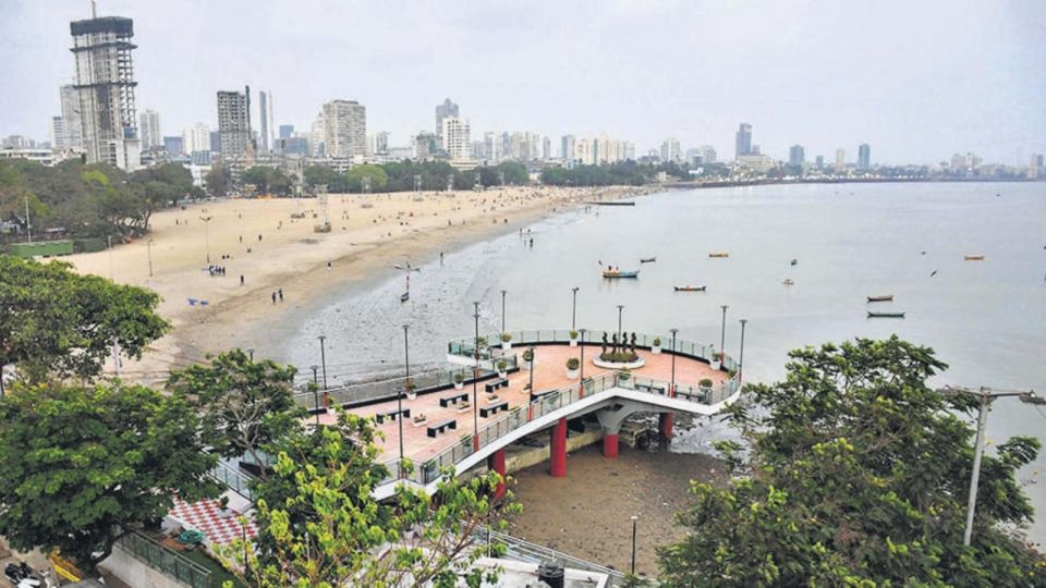 Mumbai: Private Guided Full-Day City Sightseeing Tour - Haji Ali Dargah: A Coastal Mosque Shaped by the Tide