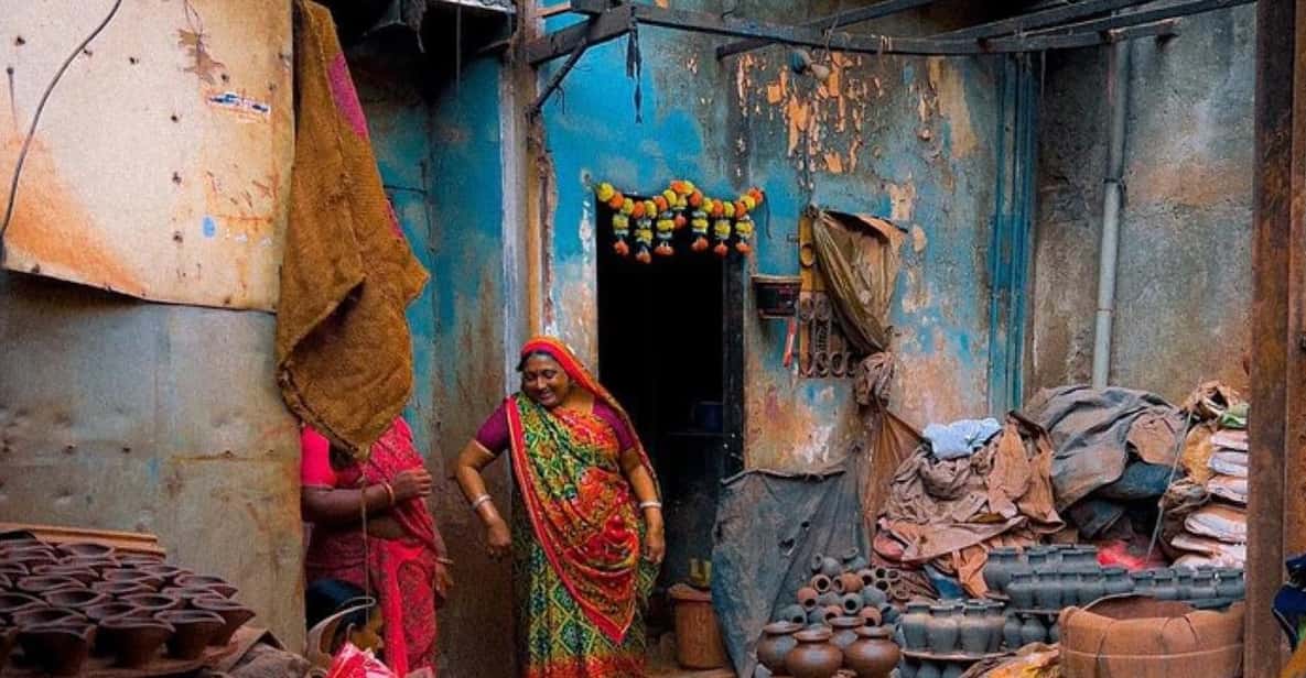 Mumbai: Private Slum and Sightseeing Full-day tour - Mahalaxmi Dhobi Ghat: the open-air laundry you can’t unsee
