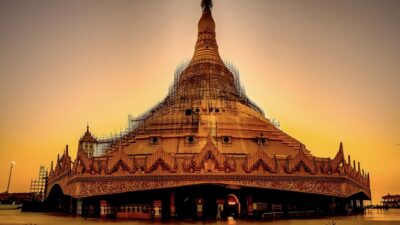 Mumbai: Private tour for Kanheri Caves and Golden Pagoda - The main hall you’ll remember: 7-meter Buddha, 34 pillars, and Avalokiteshwara