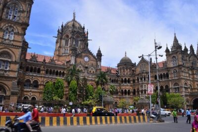Mumbai Sightseeing with Dharavi Slum - Gateway of India and the Taj Mahal Palace Hotel: the “welcome” and the message