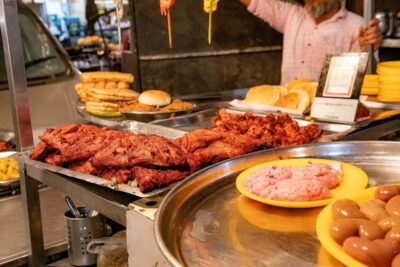 Mumbai: Street Food and Night Markets Tour - What you eat at each stop (and how it feels as a diner)