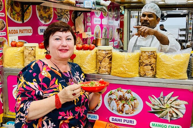 Mumbai Street Food & Beach Tour with 10+ Tastings - Why This Tour Works: The Juhu Chowpatty Route