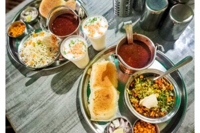 Mumbai Street Food Crawl (2 Hours Guided Food Tasting Tour) - The lineup: vada pav, bhel, dabeli, samosas, and pani puri-style chat
