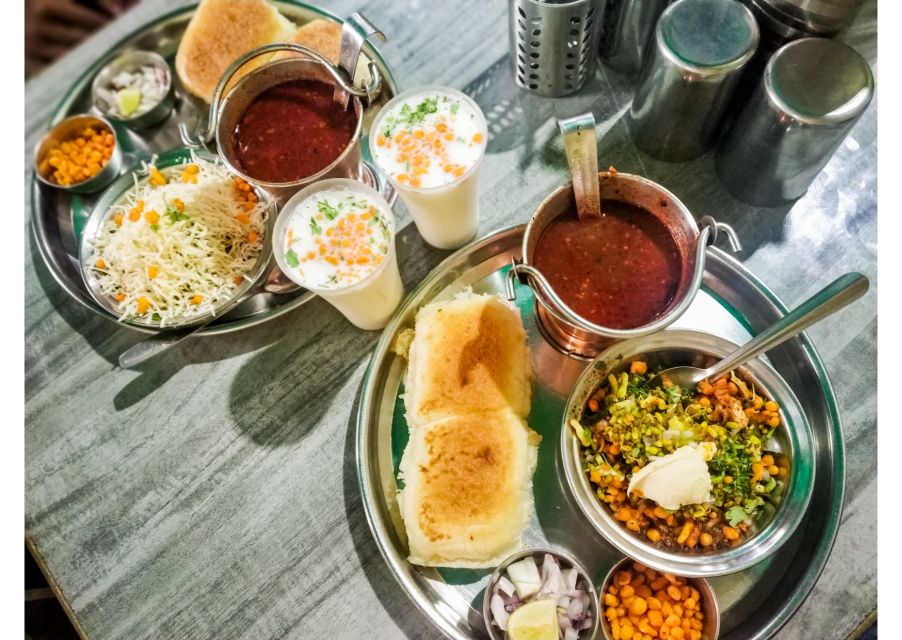 Mumbai Street Food Crawl (2 Hours Guided Food Tasting Tour) - Guide quality and timing: why small details can change the mood
