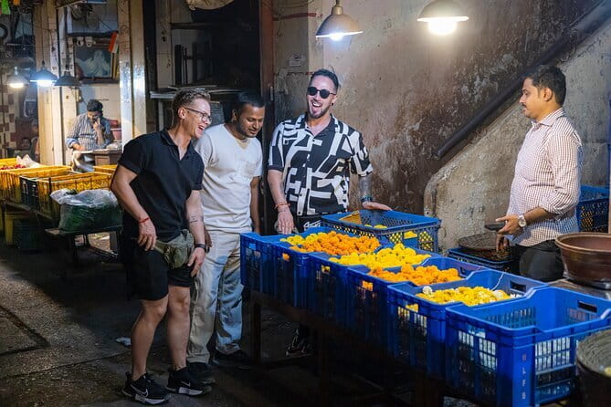 Mumbai Street Food & Temple Tour: Hidden Markets & Night Bazaar - Minara Masjid and Mughlai night food: where the tour shifts gears