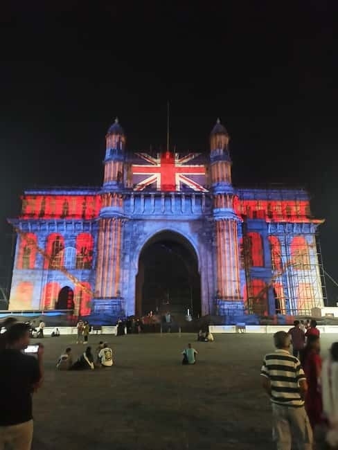 Night Tour: Mumbai’s Nights & Buzzing Bazaars - Stop by Stop: Gateway of India, Oval Maidan, and Marine Drive