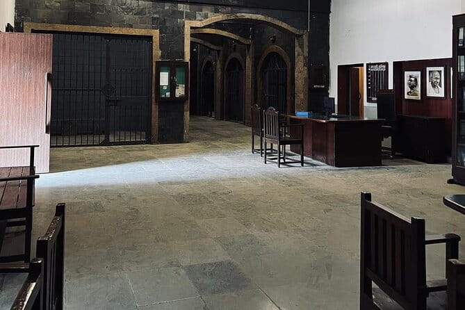 Private Bollywood Tour with Transport - Iconic Mumbai film locations: the stops that make it feel real